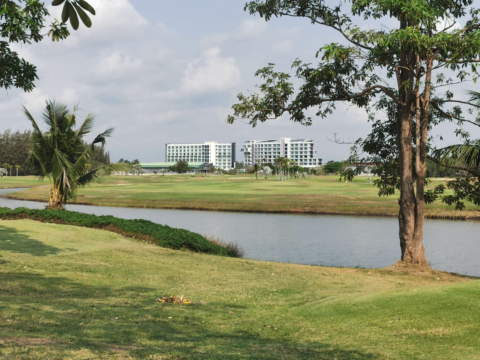 Sunrise Lagoon Hotel and Golf golf course photo 7