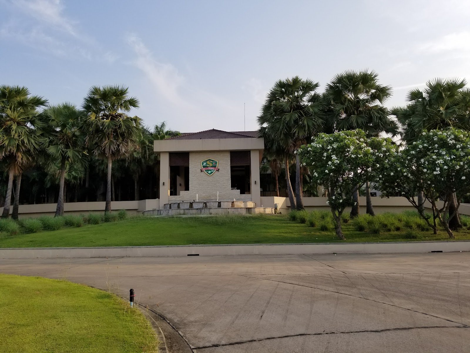 Suwan Golf and Country Club golf course photo 6