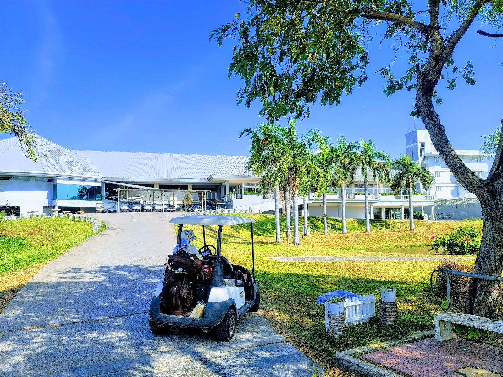 Uniland Golf and Country Club golf course photo 3