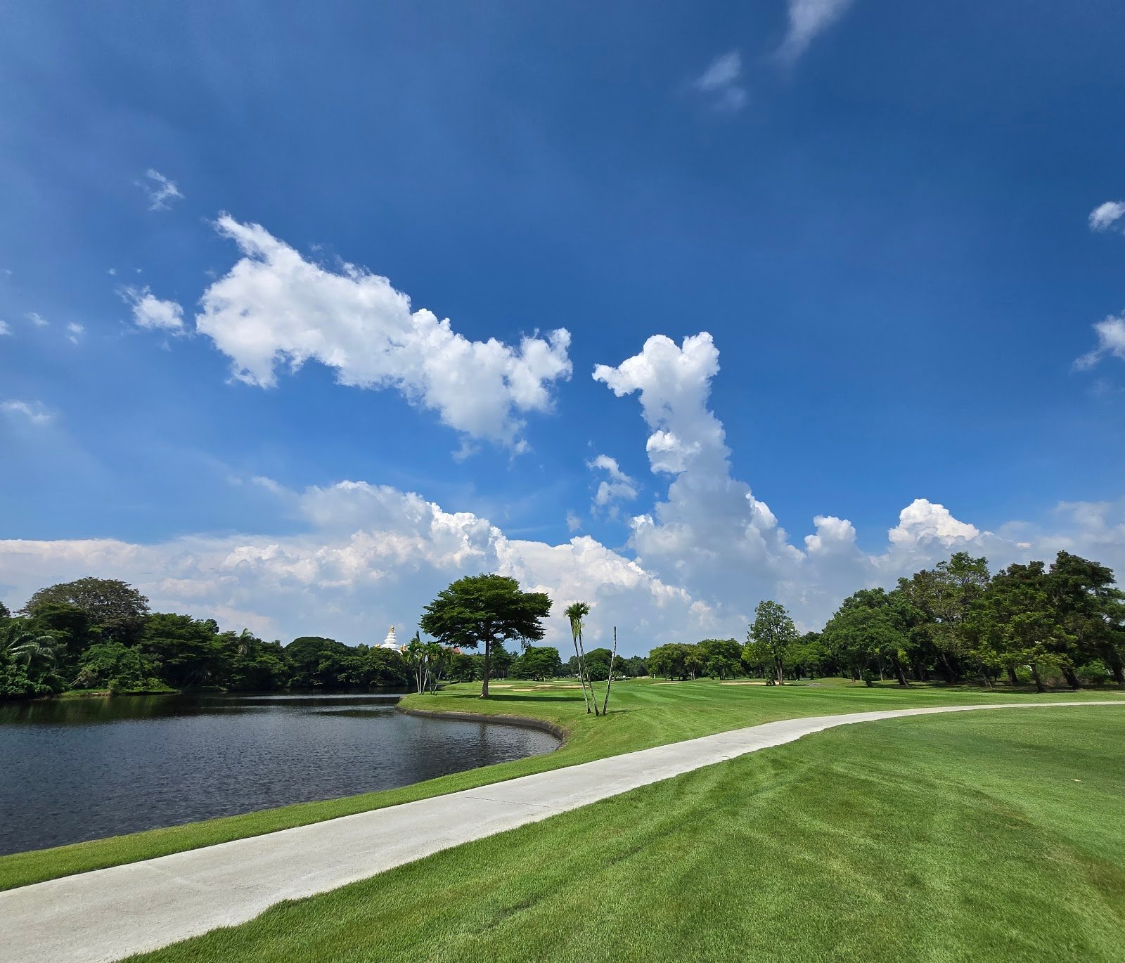 Lakewood Country Club golf course photo 2
