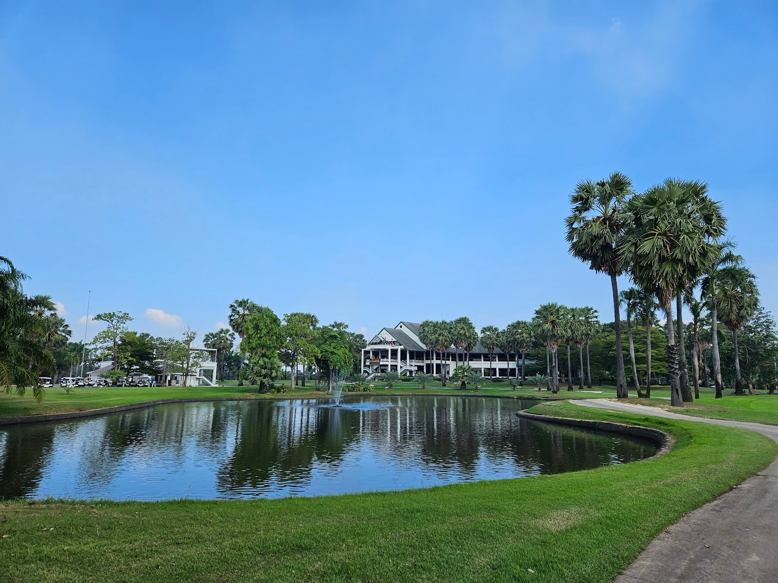 Lakewood Country Club golf course photo 5