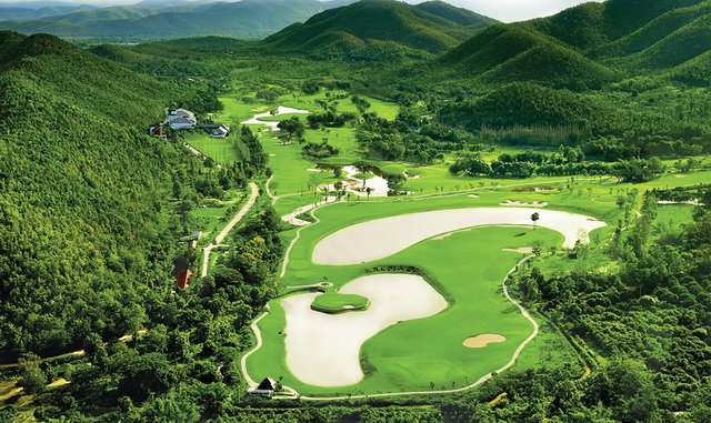 Alpine Golf Resort CM
