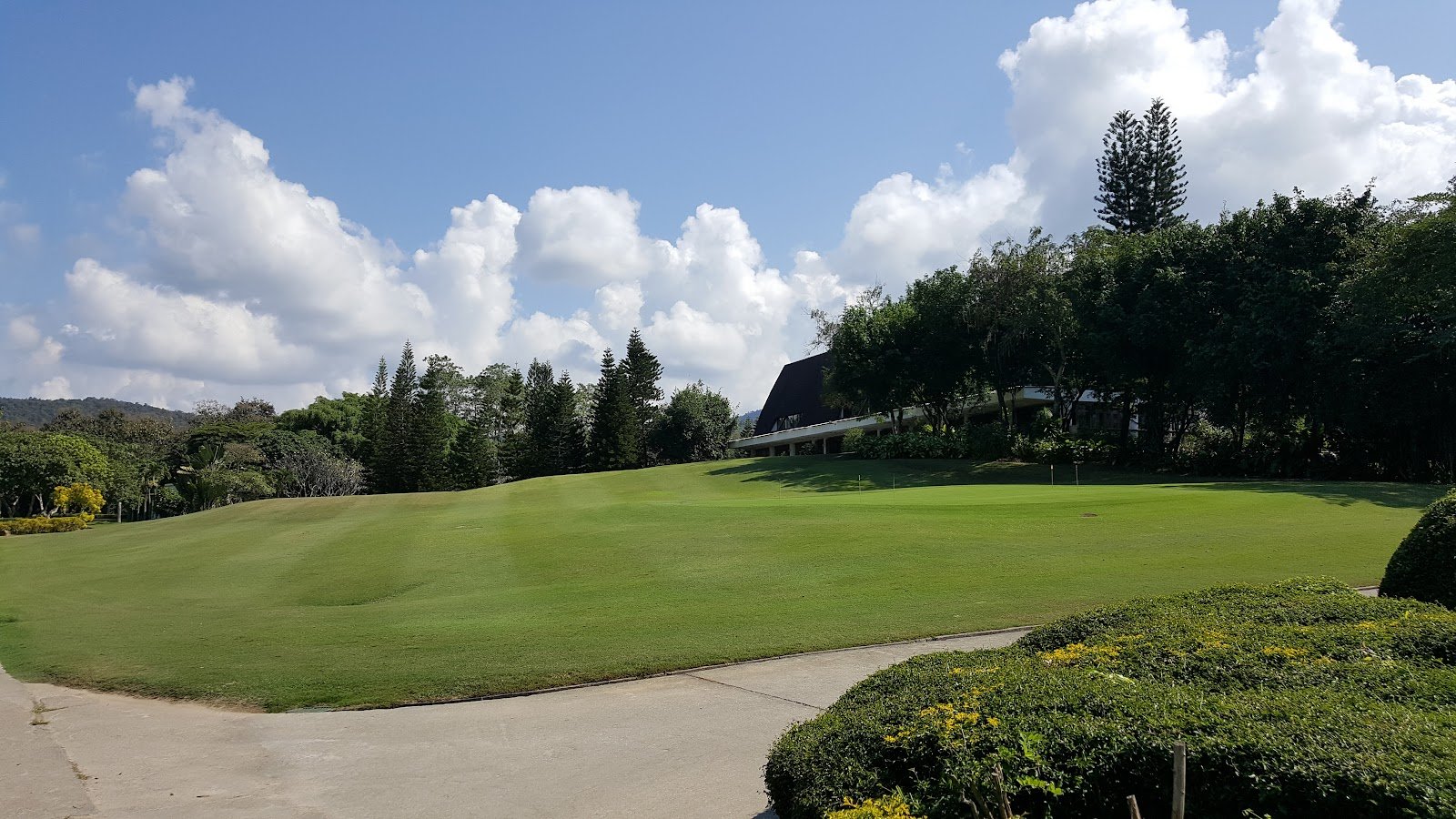 Royal Chiang Mai Golf Resort golf course photo 3