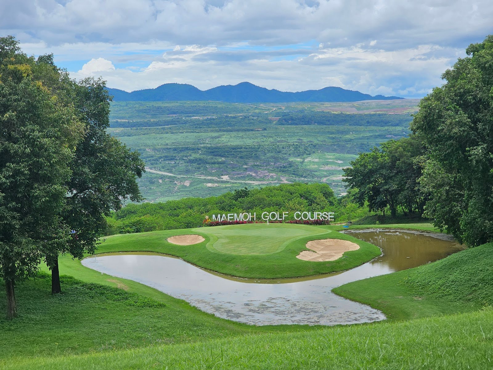 Mae Moh Golf Course golf course photo 2