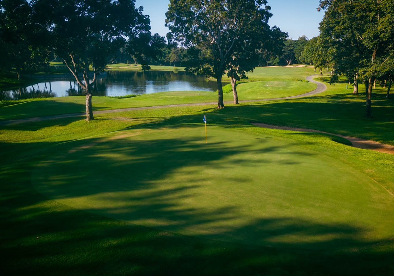 Santiburi Country Club golf course photo 2