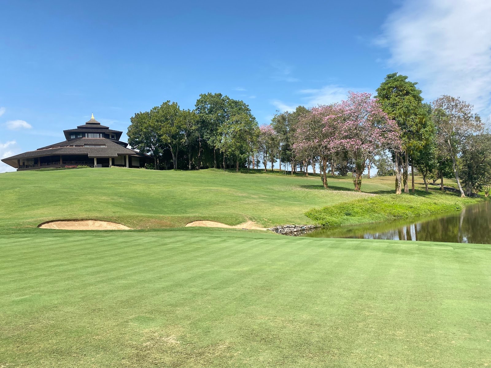 Santiburi Country Club golf course photo 3