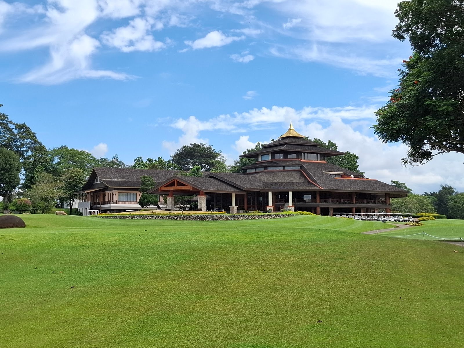 Santiburi Country Club golf course photo 5