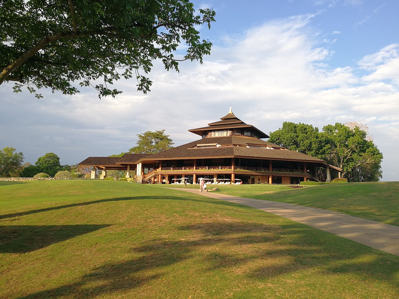 Santiburi Country Club golf course photo 8