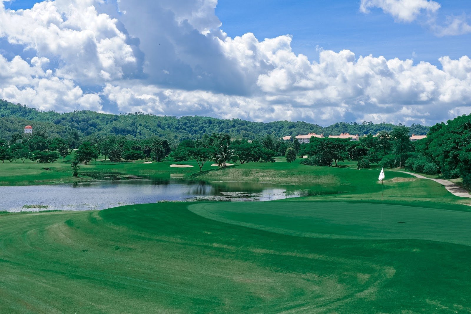 Happy City Golf golf course photo 4