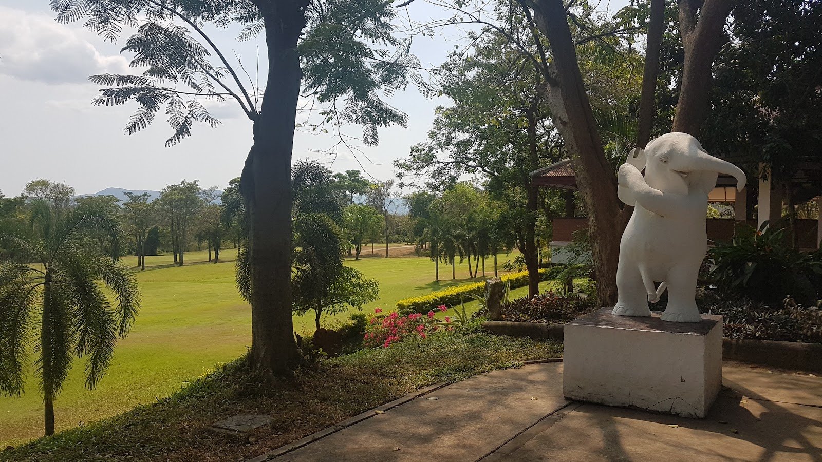 Kaeng Krachan Country Club and Resort golf course photo 4