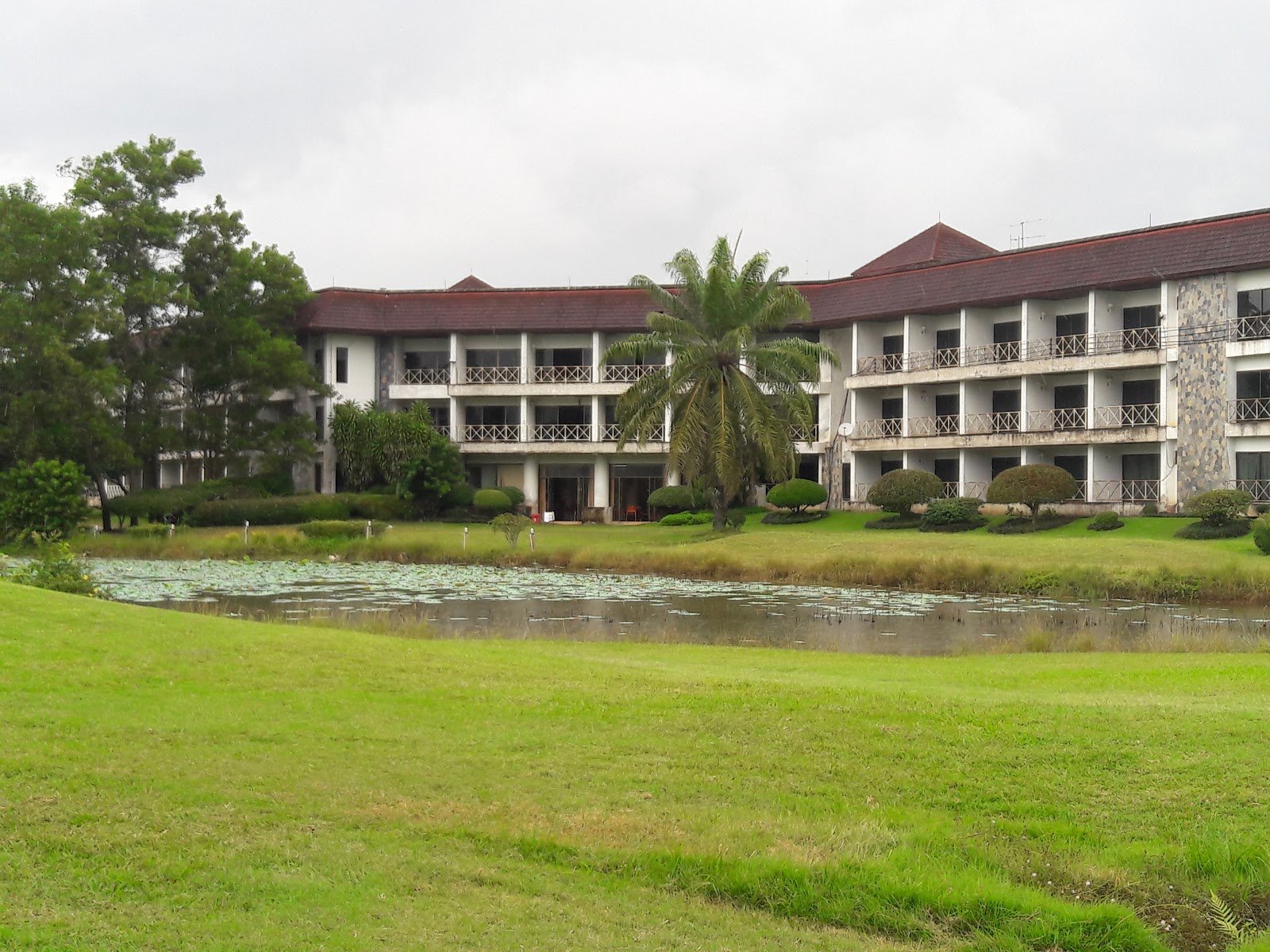 Hat Yai Resort and Golf Club golf course photo 4
