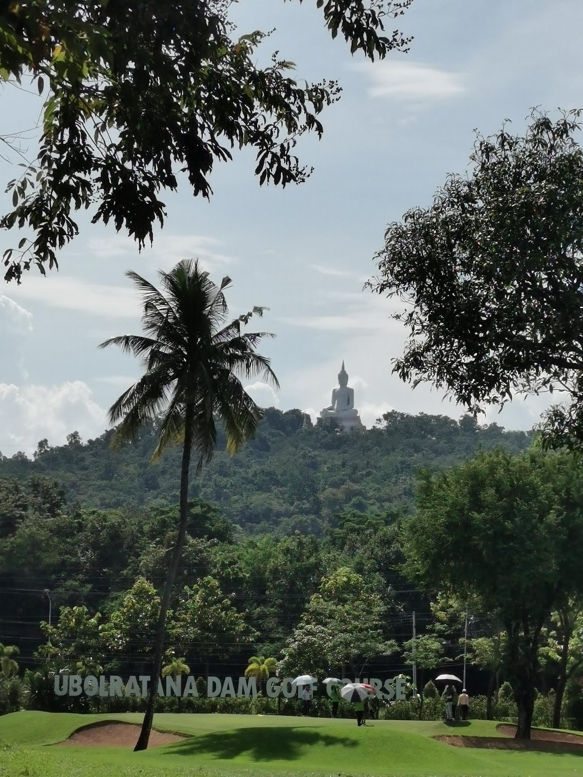 Ubolratana Dam golf course photo 3