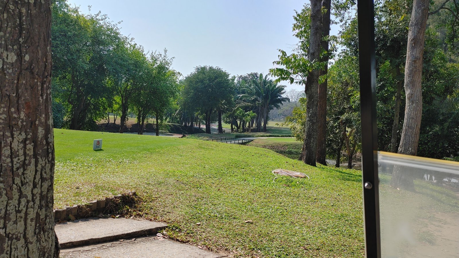Ubolratana Dam golf course photo 5