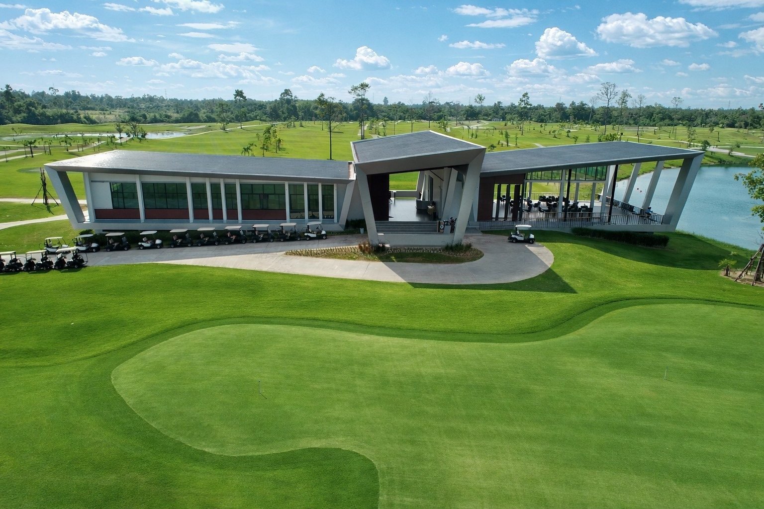 The clubhouse at Royal Creek Golf Club and Resort
