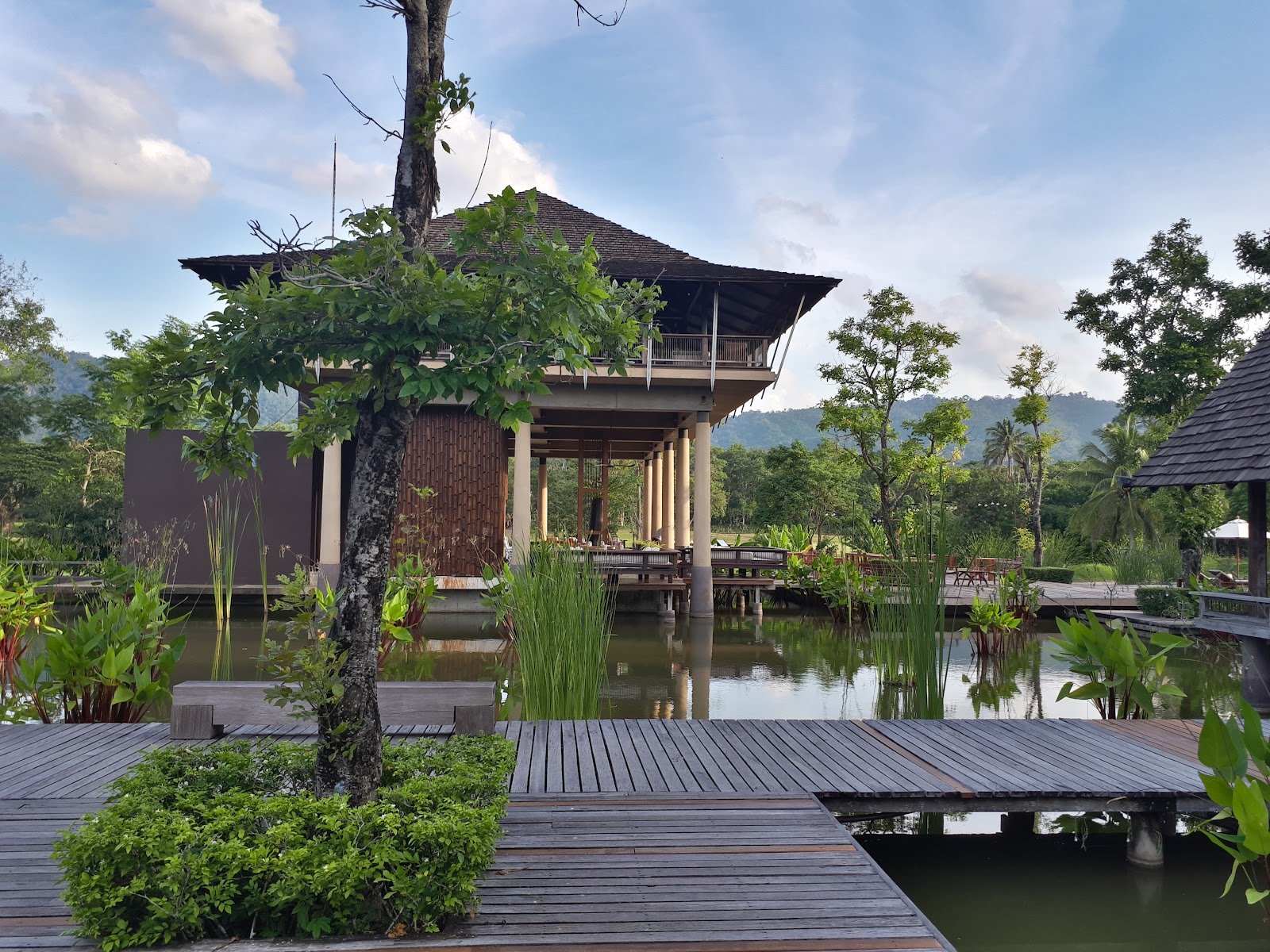 Kirimaya Golf Resort golf course photo 8