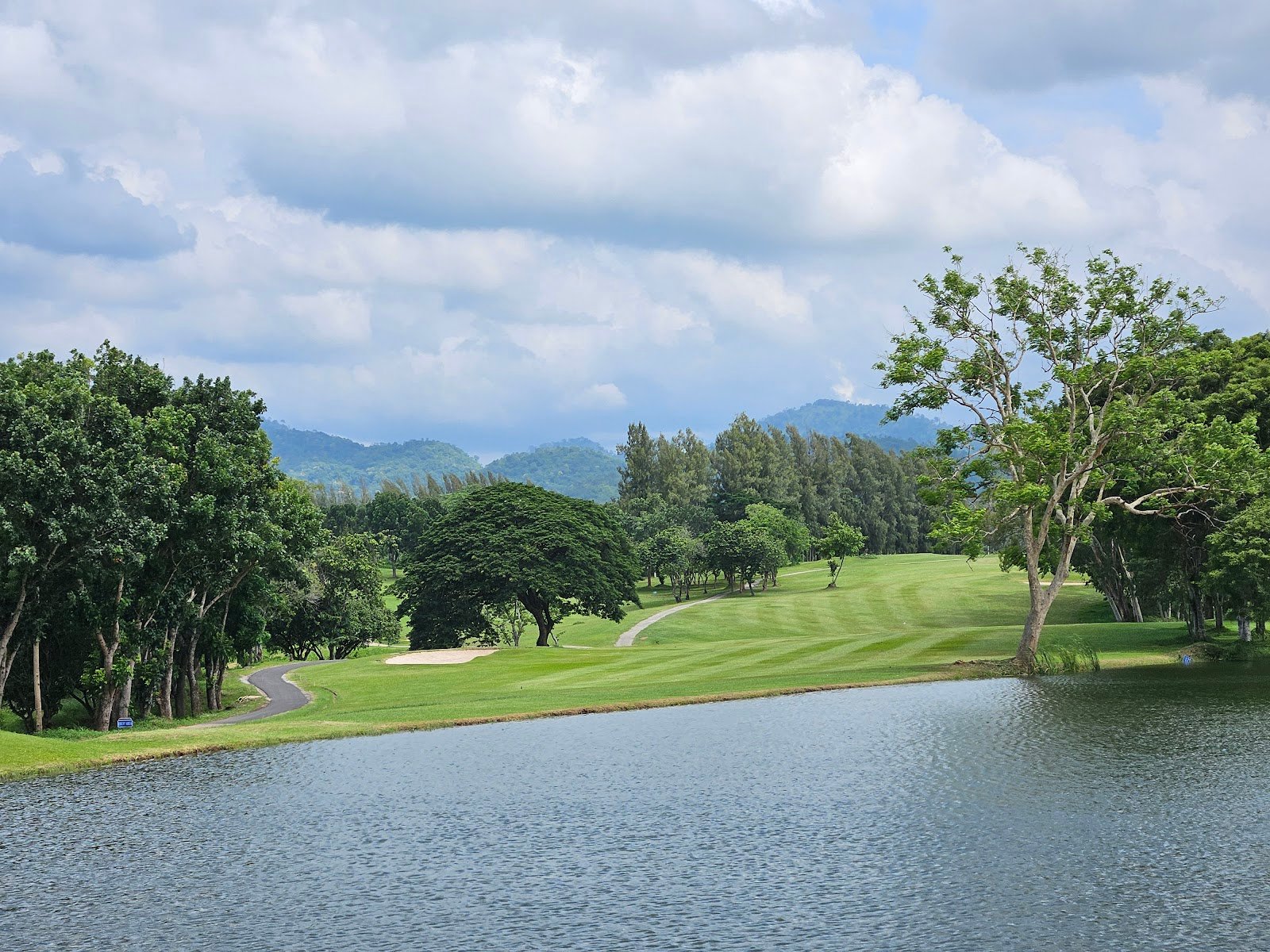 Forest Hills Country Club (Sir James Country Club)