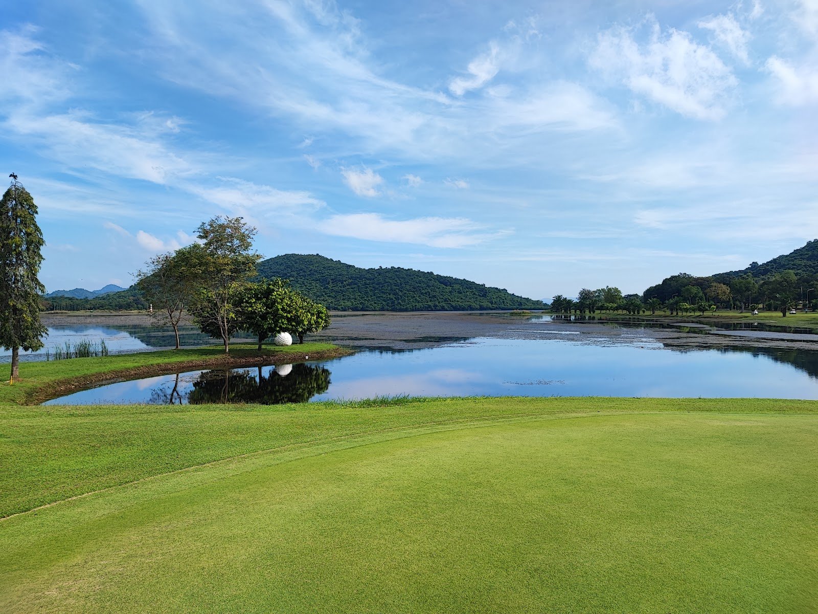 Plutaluang Royal Thai Navy Golf Course