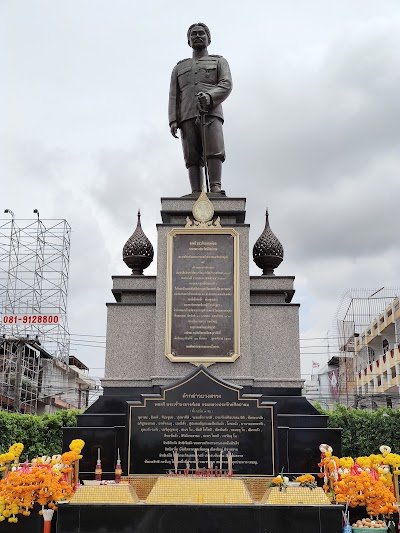 Kromluang Prachak Sinlapakhom Monument