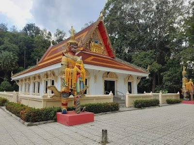 Wat Khao Lom (Wat Khuan Chong)