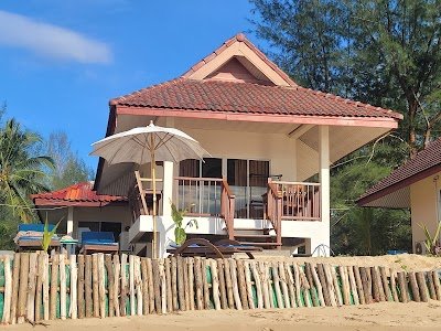 Pranee Beach Bungalows