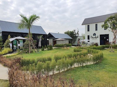 Barakat LunLa Land Café and Farms