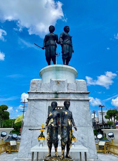 Thao Thep Krasattri and Thao Si Sunthon Monument