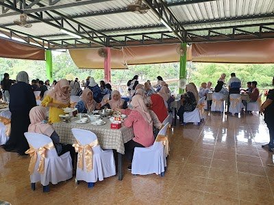 ร้านอาหารเคียงคลองเขื่อนรัชชประภา