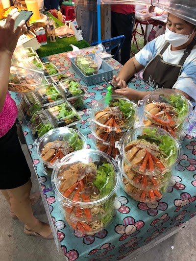 ตลาดนัดข่วงสันกำแพง