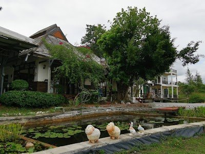 Golden Lake View Boutique Resort