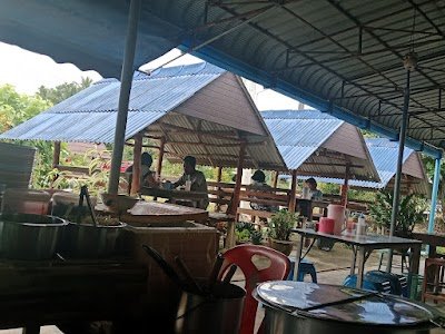 ร้านก๋วยเตี๋ยว Boat noodle shop