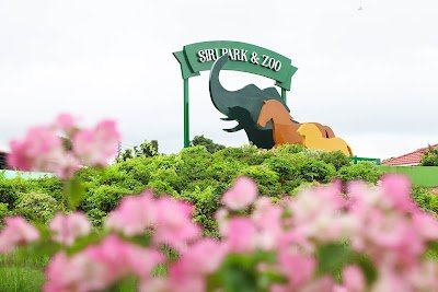Siri Park and Zoo by Sriracha Zoo