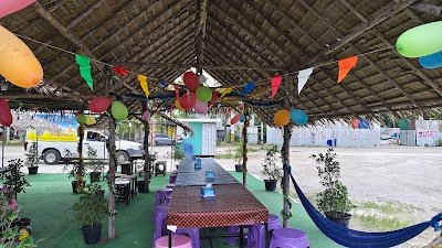 ร้านก๋วยเตี๋ยวส้มตำถาดใหญ่
