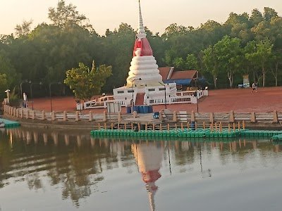 Phra Chedi Klang Nam (Samut Chedi)