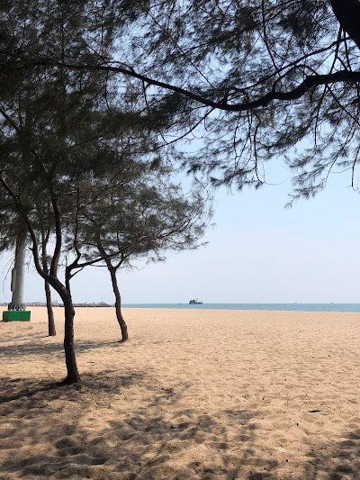 Laem Charoen Beach