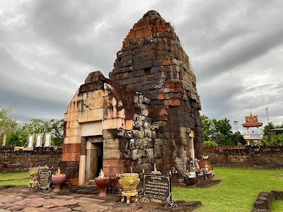 Prang Ku (Prasat Nong Ku)