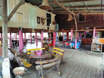 ร้านอาหารบ้านเคียงน้ำ