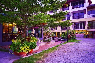 Nantharom Hotel & Restaurant